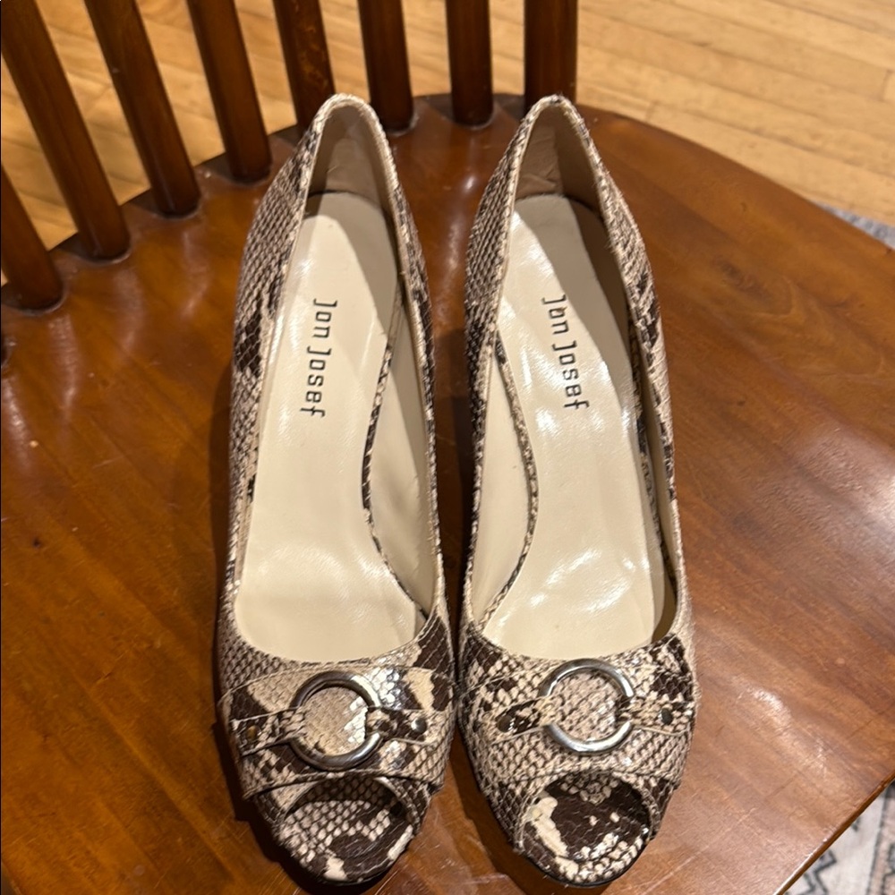 Chic Black and Cream Stiletto Heels with Peep Toe